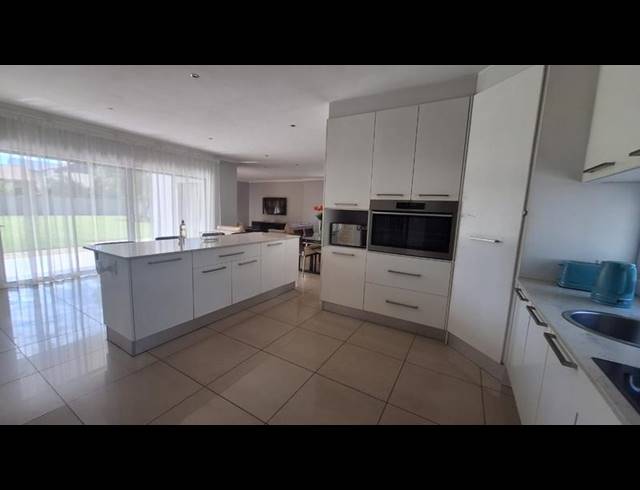 3 BEDROOM PROPERTY TO RENT IN MIDSTREAM RIDGE